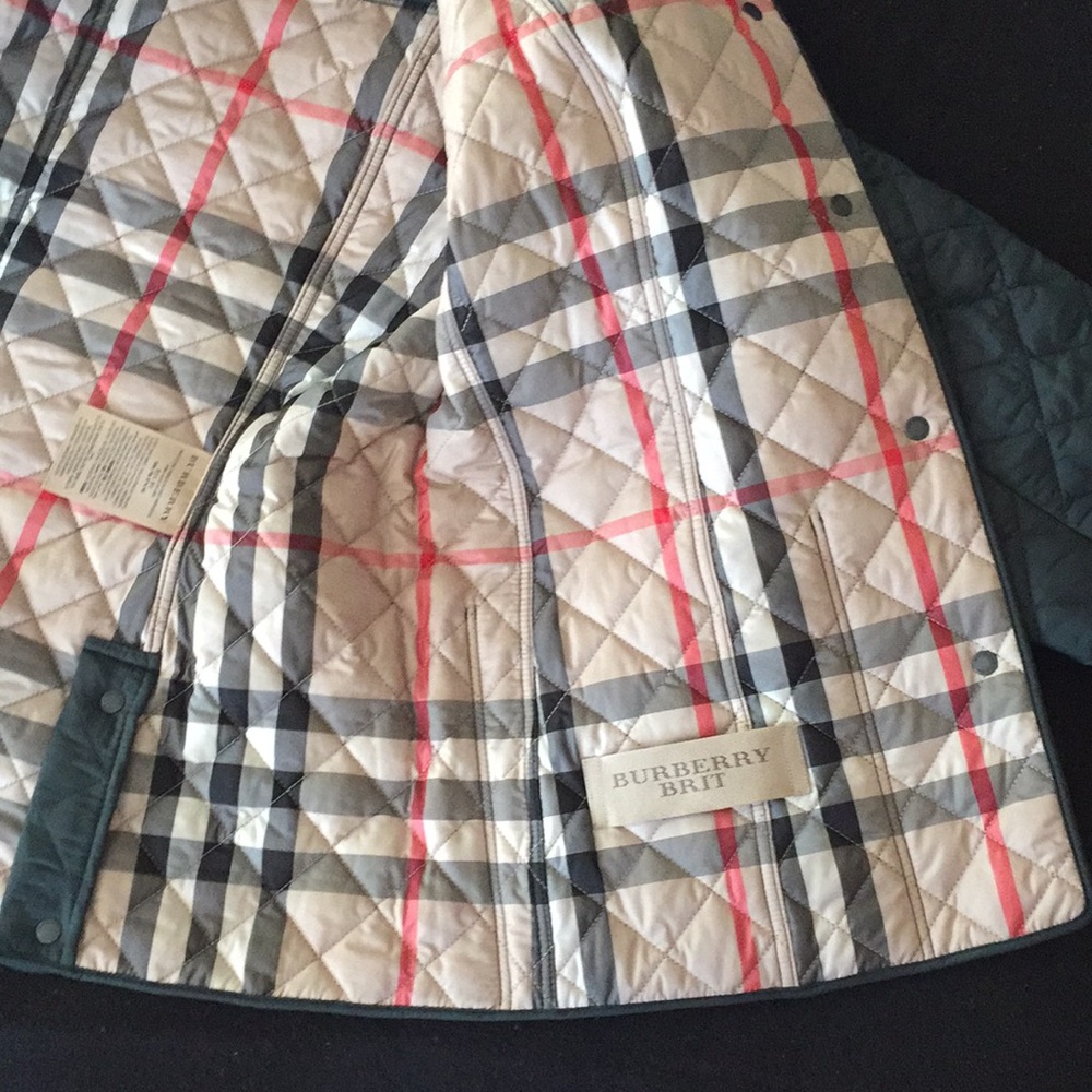 SOLD💝 BURBERRY quilted lightweight jacket. - Picture 5 of 8